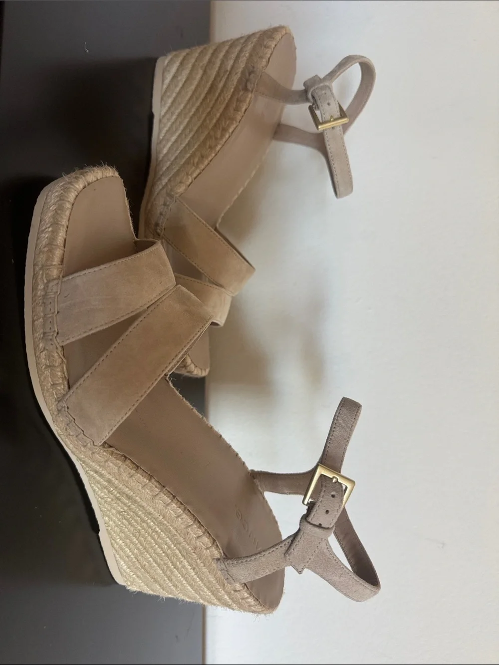 Vince Beige Suede Espadrille Wedge Sandals 👡